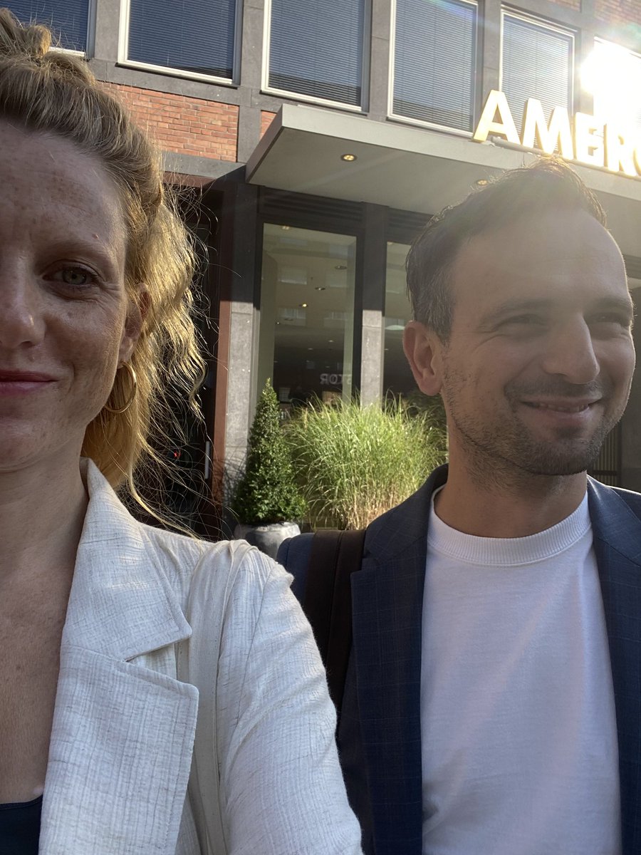 headstarterz's tweet photo. #Yes | Aktuell sind wir mitten im Re-Branding einer Hamburger Boutique Kanzlei: Tolles Team, spannende Diskussionen, coole Designs! 👌 Bis zum Launch des Auftritts dauert es zwar noch ein paar Monate, wir freuen uns schon heute. #legalmarketing #branding #boutique #lawfirm https://t.co/Y2klMoUxCo