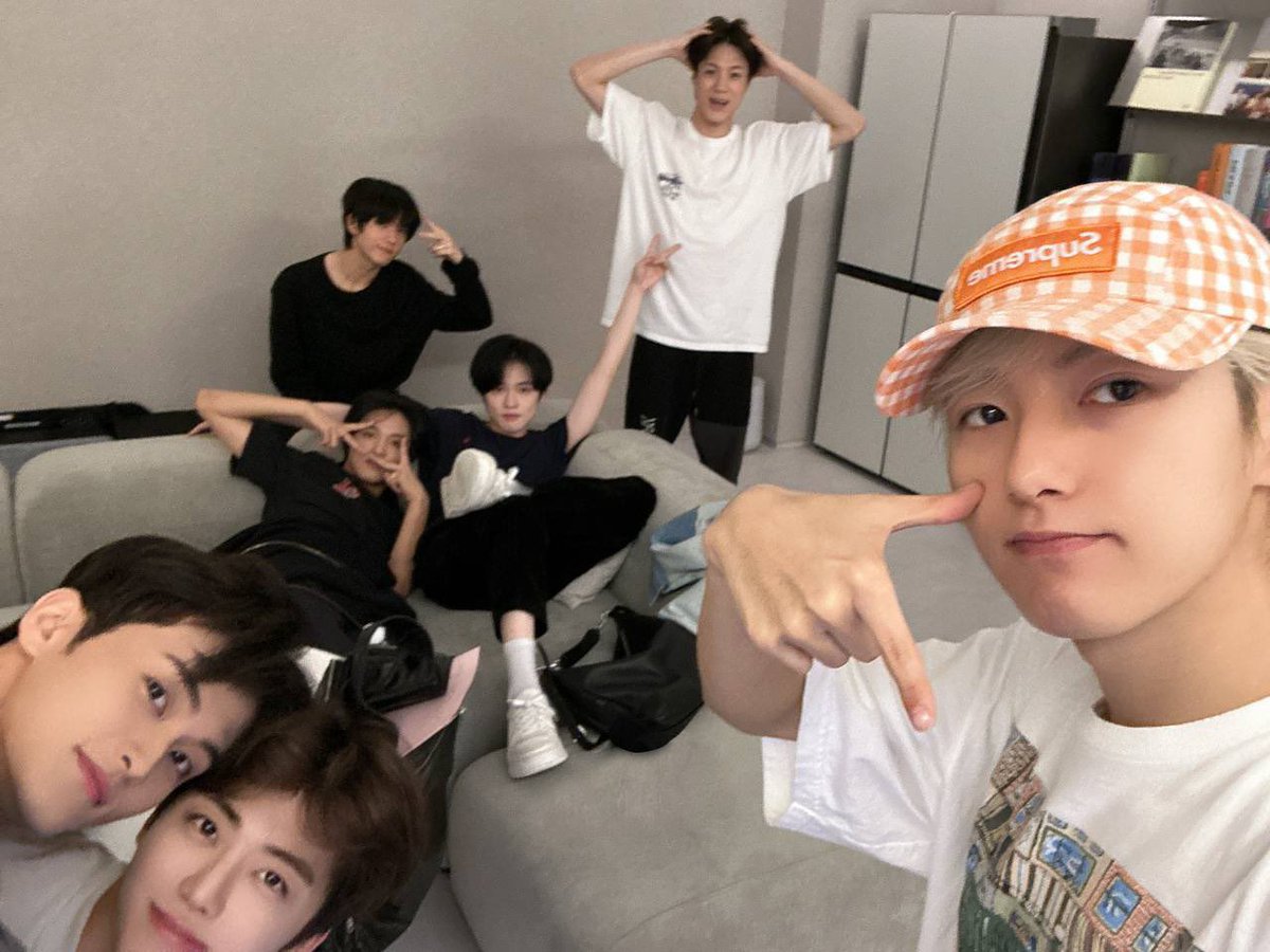 HAECHAN tweet media