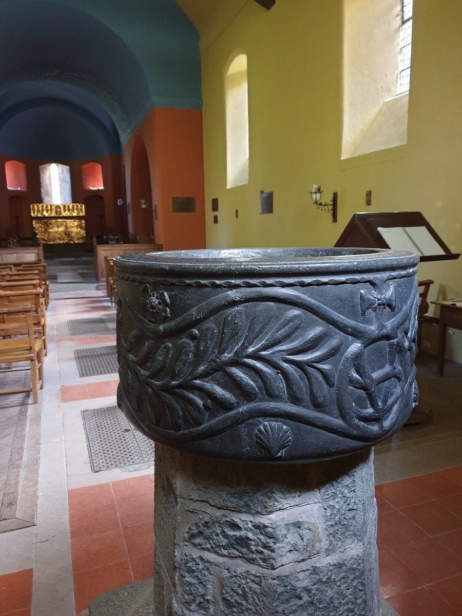 churchartnature's tweet photo. To #Brithdir for #fontsonFriday
Foliate design held in a serpentine band. The design is Henry Wilson, architect of the church, modelled by Arthur Grove and cast by William Dodds.
Pedestel appears of same stone as church. #ArtsandCrafts https://t.co/OOTzElEwzC