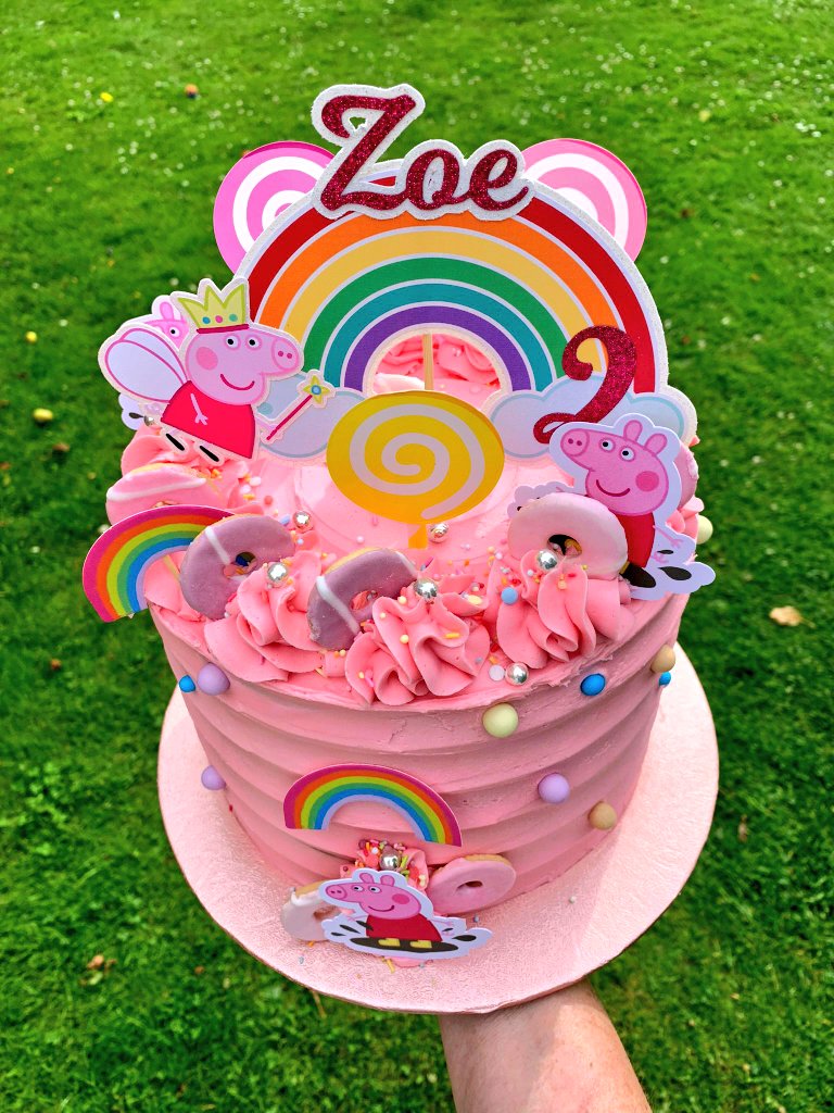Pink Peppa pig cake😊 #EarlyBiz #FridayVibes #vanillacake #cupcakes #SmallBusiness