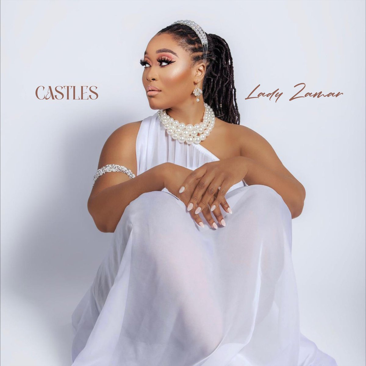 Lady_Zamar's tweet photo. hey zamar nation … castles is now live🪩listen and enjoy here https://t.co/B3nfAtSd8U 💃🏽🏰 https://t.co/2u65P0iDGq