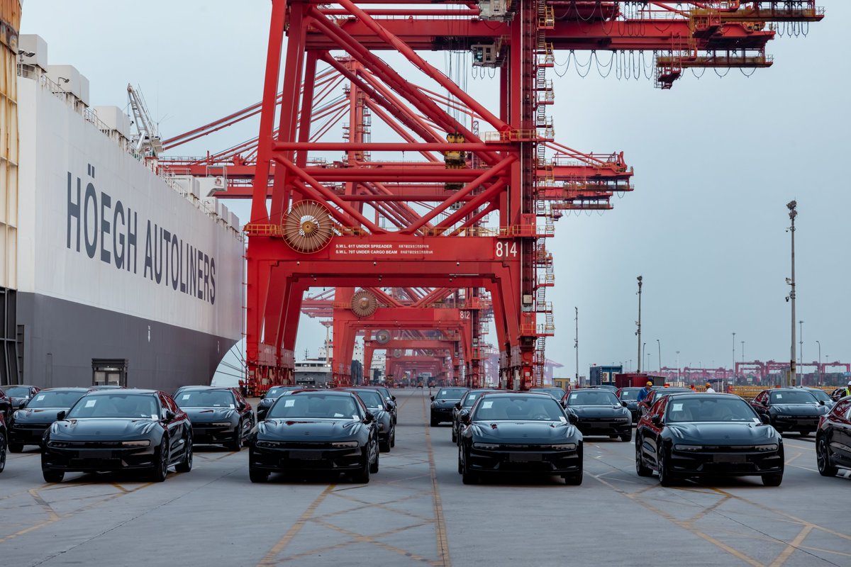 guixingren's tweet photo. @ZEEKRGlobal announced the 1st batch of 001, the 1st exported model, is off to the Netherlands today. This marks the start of Zeekr's international expansion. Deliveries of Zeekr 001 will begin in Sweden and the Netherlands this year, expanding to 6 countries by 2024 &amp; 8 in 2025. https://t.co/DhfrfBUMIz