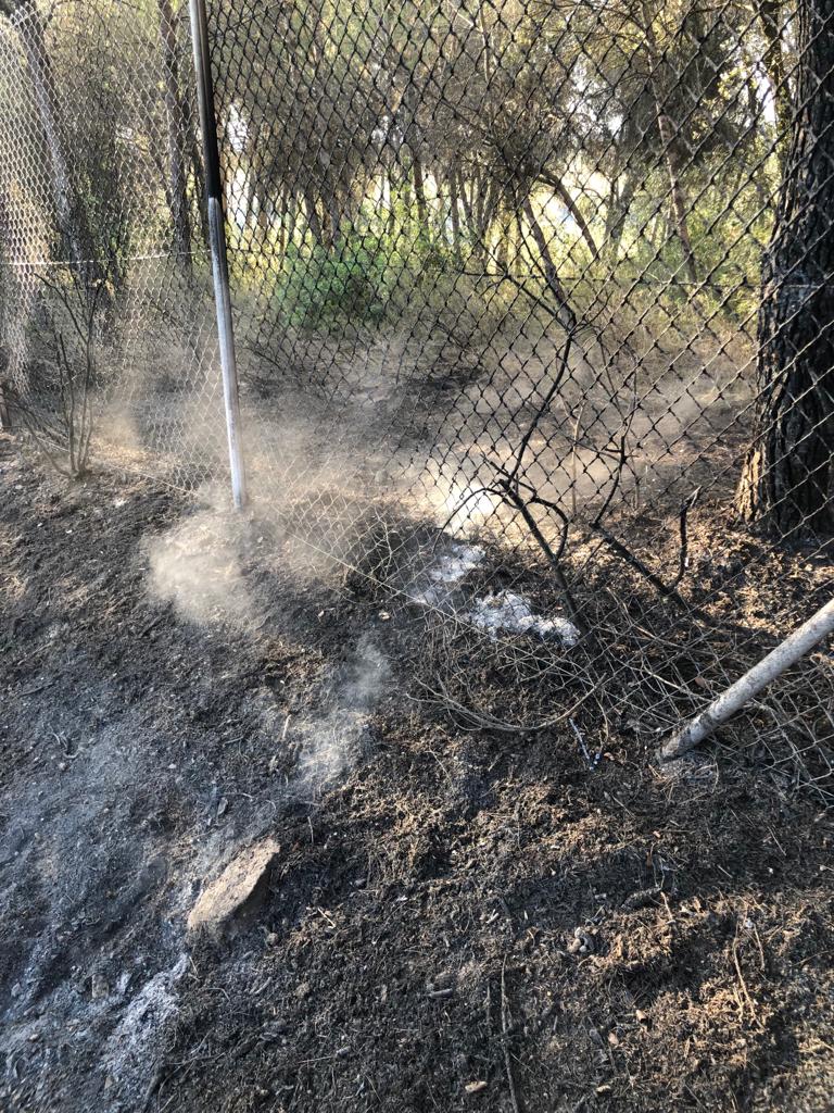 stllhortons's tweet photo. ⚠️ L’alcalde i el regidor de Medi Ambient van visitar la zona afectada per l’incendi d'ahir al matí a Can Bargalló. Durant la visita es van adonar que diferents punts estaven fumejant, i per això van avisar a l'ADF de #Masquefa que el va estabilitzar. #canbargallo
#SLLH https://t.co/LTz4mXB5LM