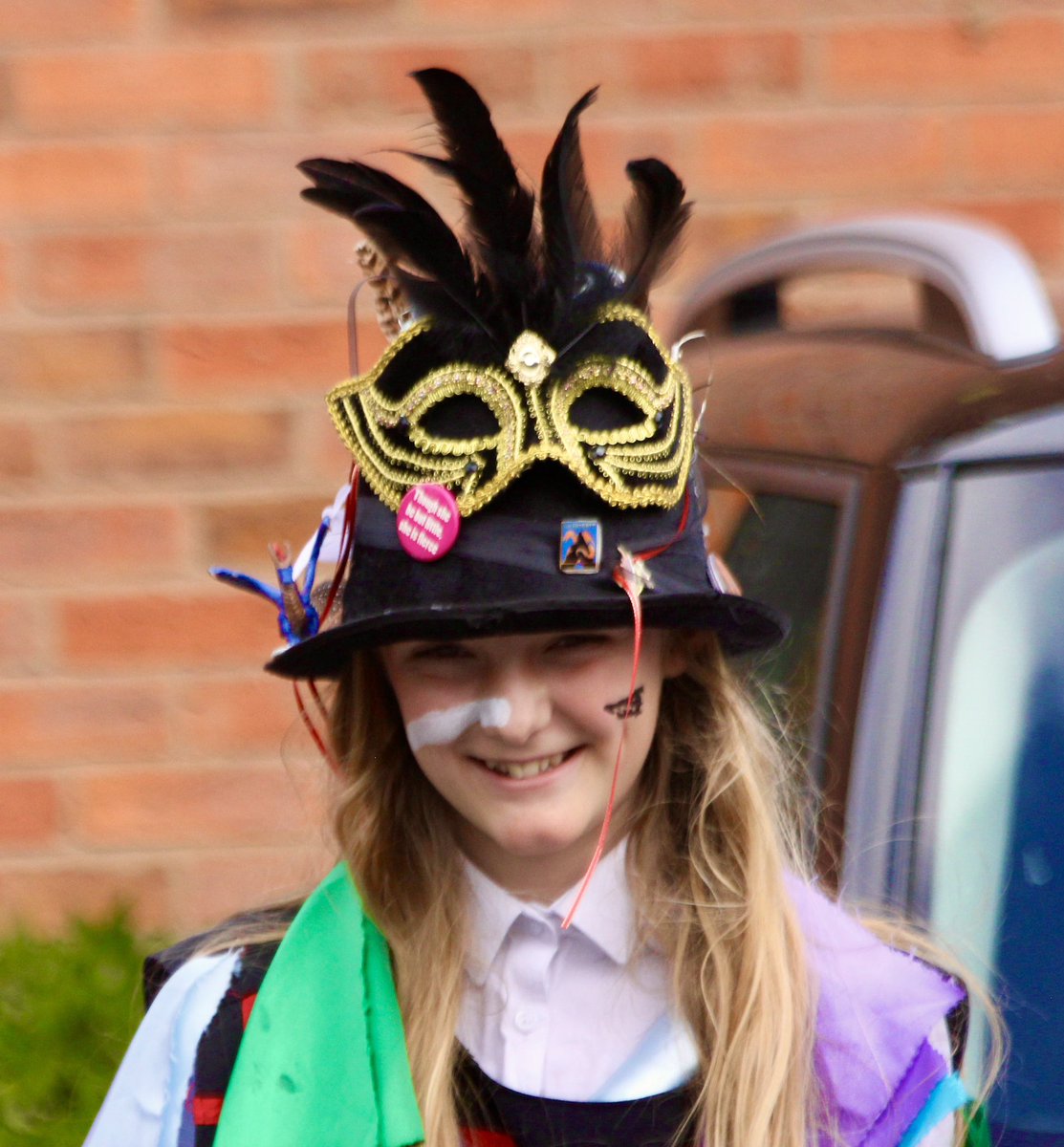 shrewsmorris's tweet photo. Good Morning everyone, we hope you can all have a super Friday. Take it easy out there please. Morris Dancing…..huge fun! #JoinusandJoinin 🙏😊💃🕺🪗 https://t.co/pJj19QPGq8