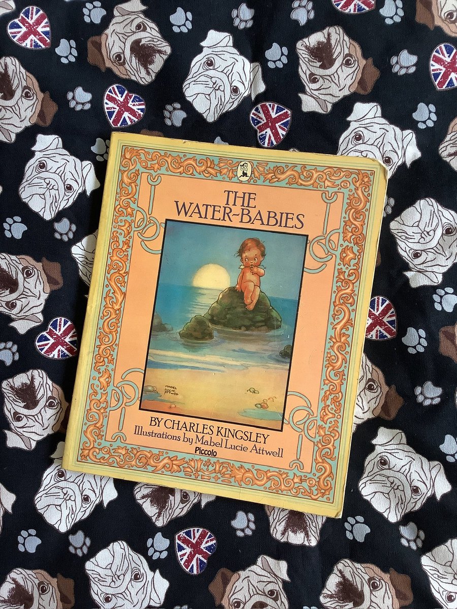 Happy Friday to all at #EarlyBiz Vintage Books make WONDERFUL nostalgic gifts. Here is just a very small taster of the kind of titles that we stock in our Emporium. Flower Fairies are a particular favourite of mine 🧚‍♀️ Pop over to Etsy.com/Shop/WatsonsVi… to see our full range 📚😄