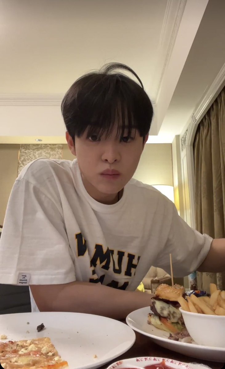 몽이!!♡ tweet media