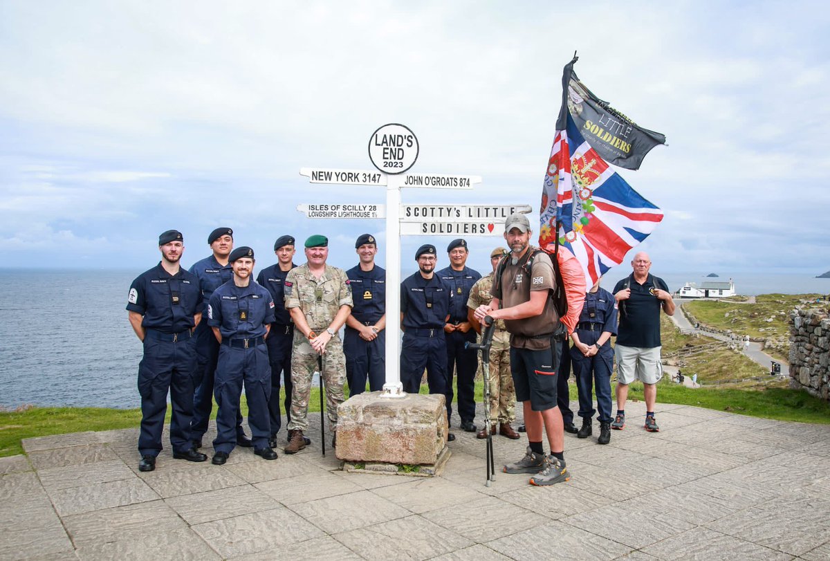 BuglassRobbie's tweet image. Proud to be part of the RNAS Culdrose delegation to support Mark Harding as he completed his john o’groats to Landsend walk in aid of scottyslittlesoldiers.co.uk amazing effort. @WO1DavidSmith @Wo1JimWright