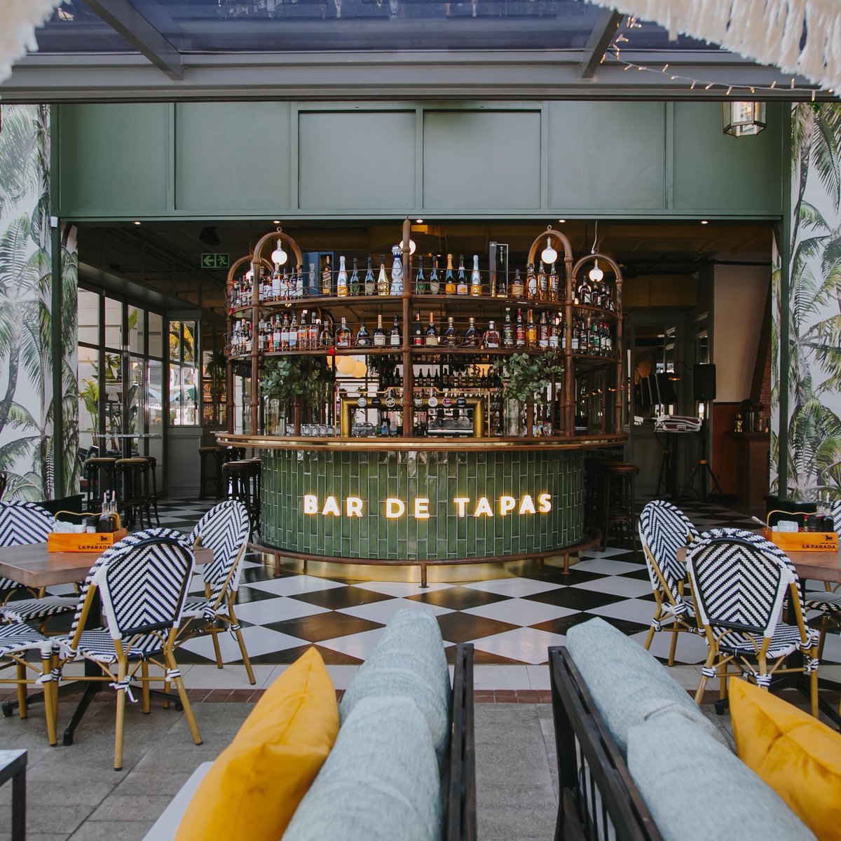 Tonight, we're at <a href="/LaParada_ZA/">La Parada</a> (Rosebank). Come join in as we come together to share the joy and love of tapas culture, accompanied by great sounds from yours truly. #LaParadaNightsRosebank"