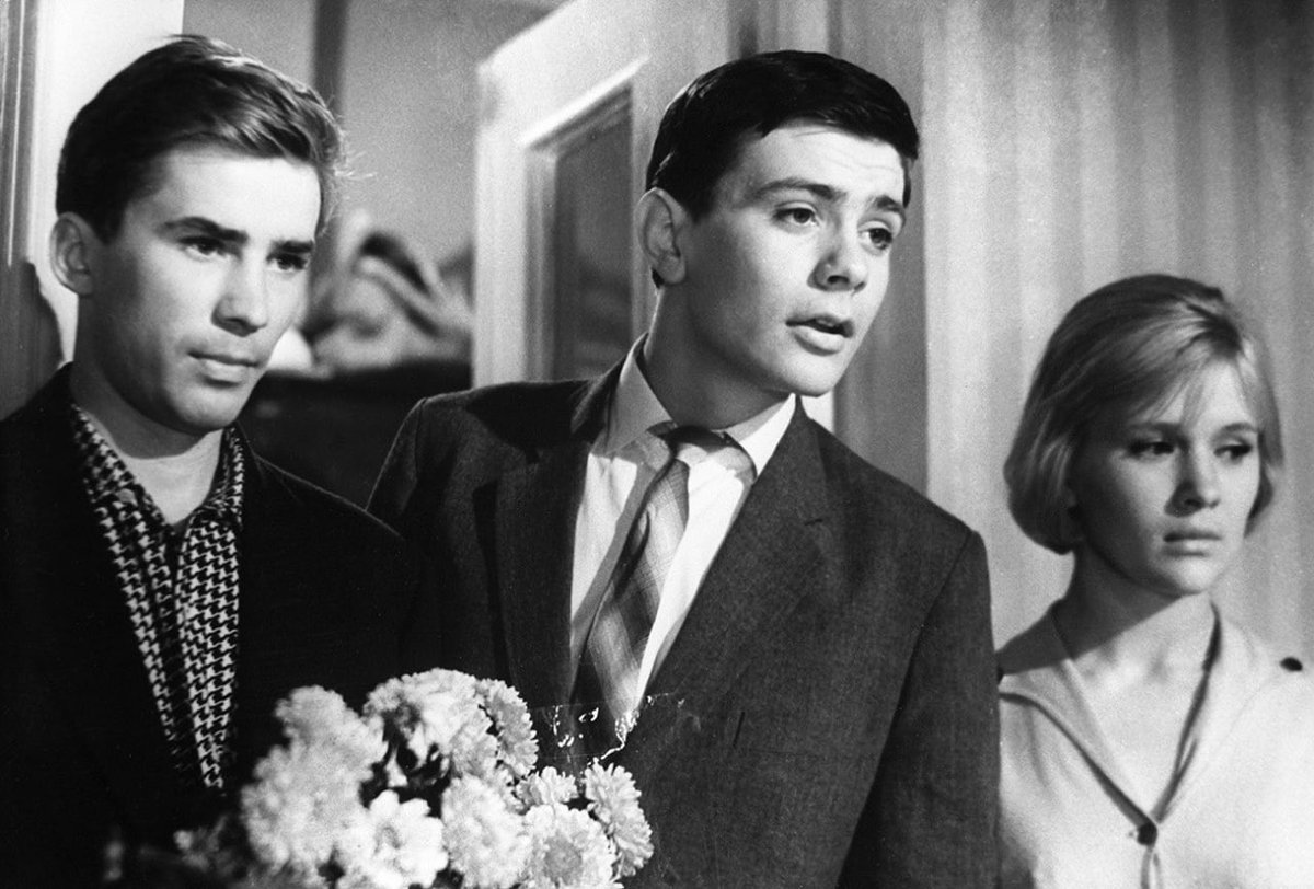 Russia's tweet photo. 🎞 #OTD in 1930, brilliant Soviet-Russian filmmaker Georgiy #Daneliya was born.
His timeless "sad comedies" perfectly captured the essence of the time & are still popular with Russians.
Take your pick:
✅ #WalkingTheStreetsOfMoscow
✅ #Afonya
✅ #Mimino
✅ #GentlemenOfFortune https://t.co/qTa51mFrGh