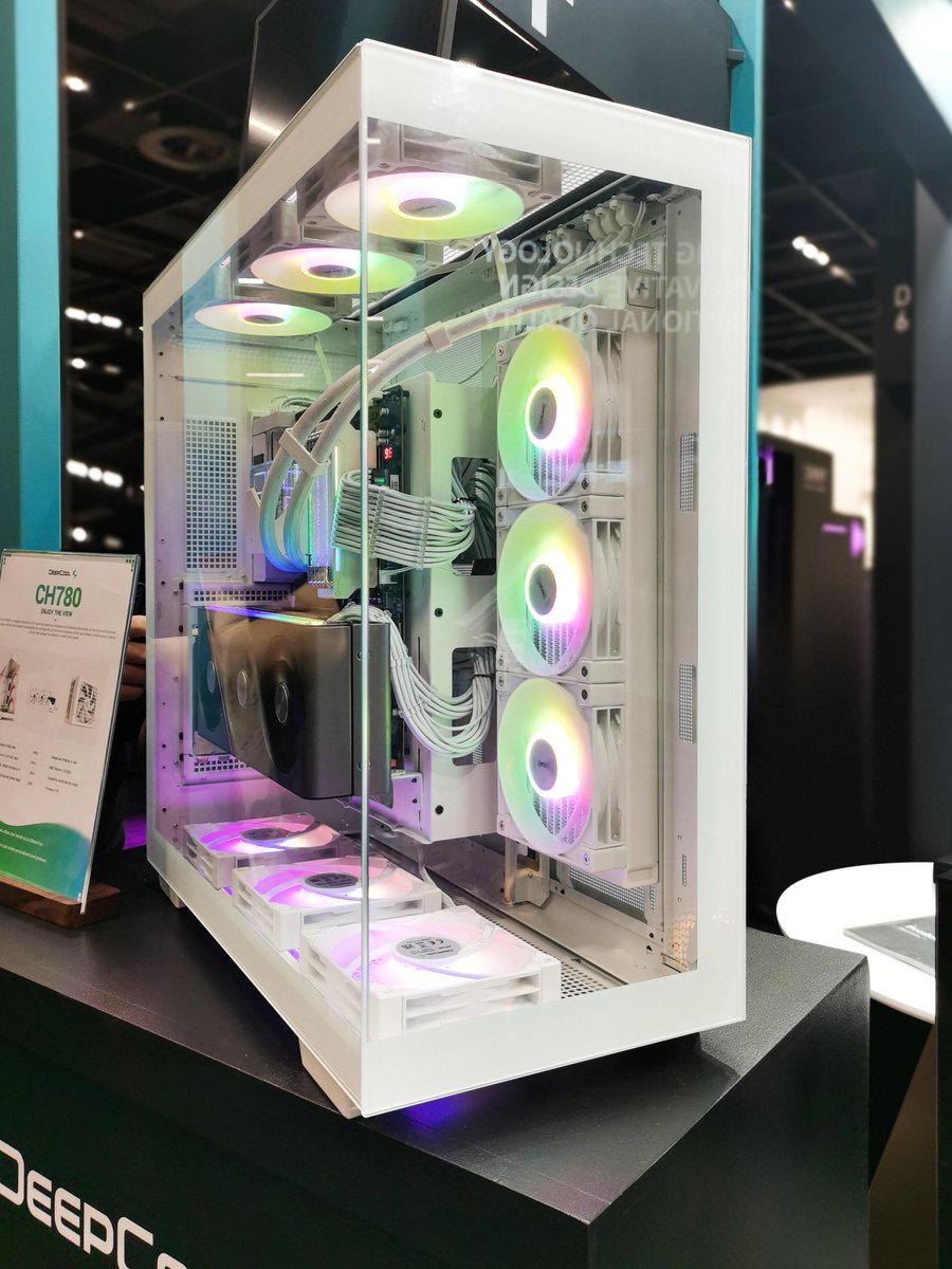 NoMore404s's tweet image. There are some really nice pieces from @Deepcoolglobal on display at #Gamescom...cases and cooling are all looking impressive! 

Great looking ❄️ air coolers ❄️ and 🧊 AIOs 🧊  that successfully combine form and function!

#pcgaming #pcbuilders #Deepcool