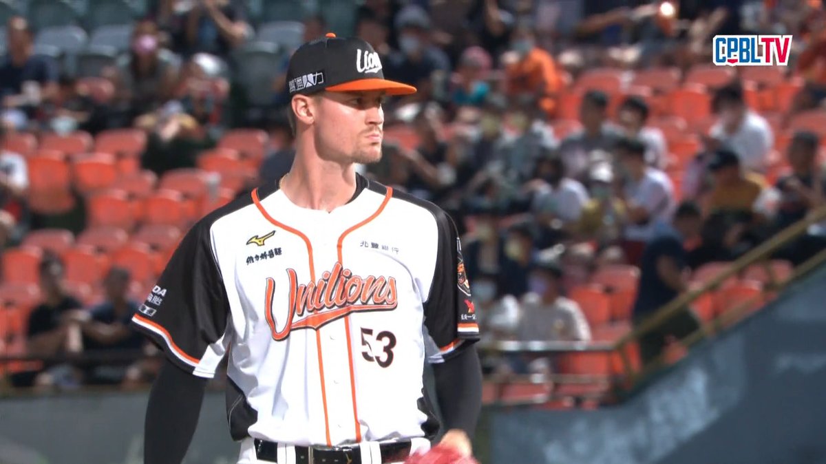 Uni-Lions' Scott Blewett is making his #CPBL debut tonight.