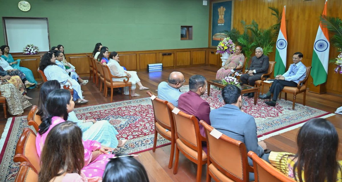 VPIndia's tweet photo. Hon’ble Vice-President, Shri Jagdeep Dhankhar interacted with the members of FICCI Ladies Organisation, Bangalore Chapter at Upa-Rashtrapati Nivas today. @FICCIFLO https://t.co/hkCPL9ieyo
