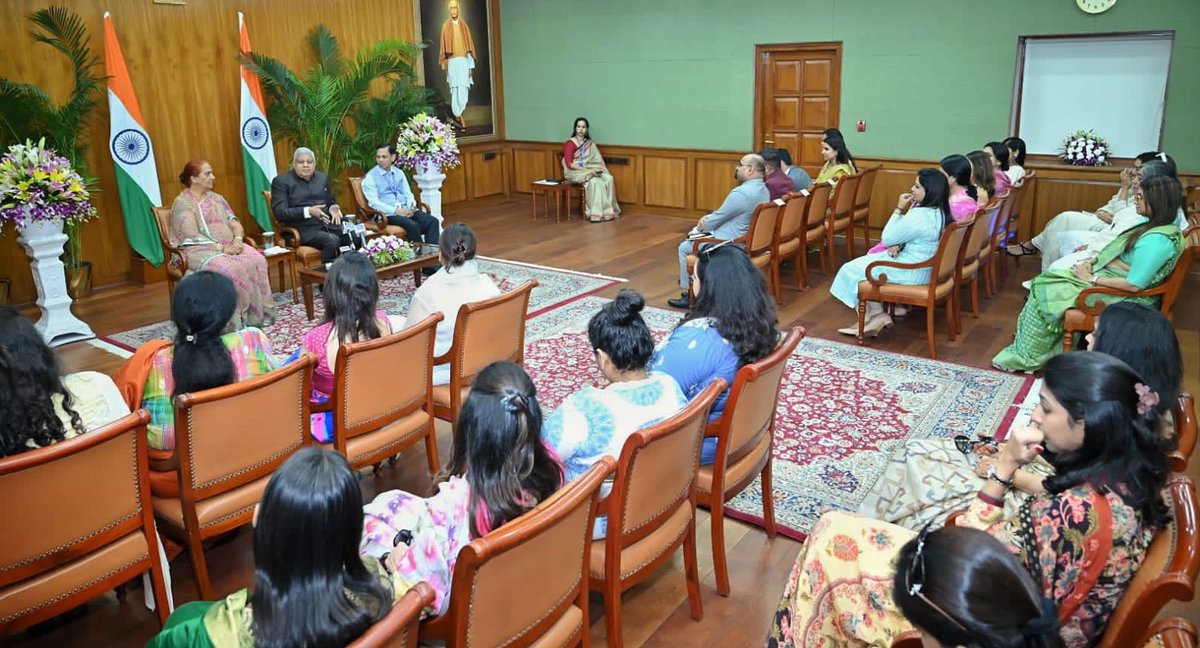 VPIndia's tweet photo. Hon’ble Vice-President, Shri Jagdeep Dhankhar interacted with the members of FICCI Ladies Organisation, Bangalore Chapter at Upa-Rashtrapati Nivas today. @FICCIFLO https://t.co/hkCPL9ieyo