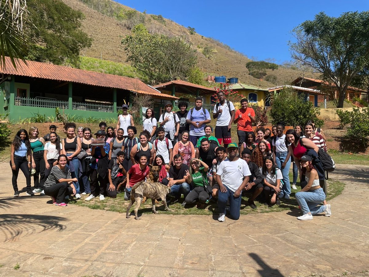 Recebemos o Colégio Estadual Mariano Procópio de Areal, aqui na Vila dos Sonhos!💫

Em mais uma vivência com jovens, recebemos um grupo de 30 alun@s da cidade de Areal, para conhecer nossos projetos e o nosso Ecocentro Social🌎

Siga @ondasolidariaorg 

Saudações Solidárias