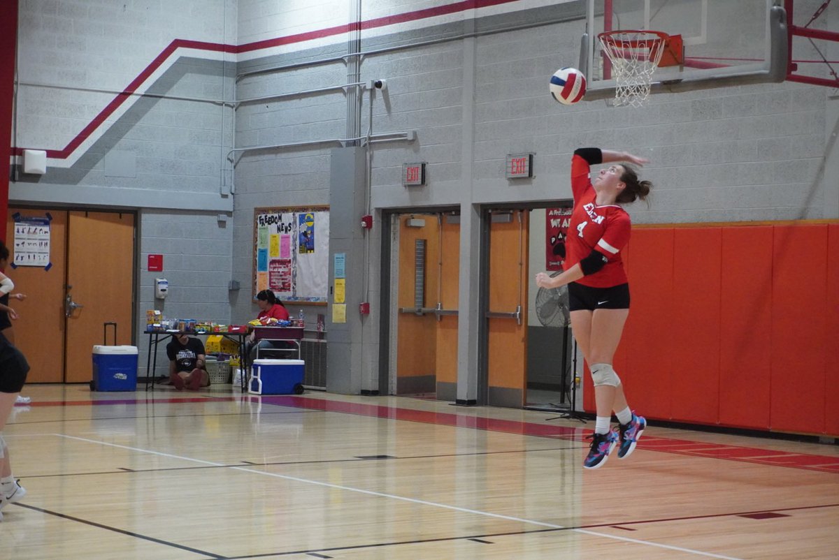 alexis_lfowler's tweet photo. 🏐 Eden VS Freedom Recap 🏐 

Our team fought for every point going 2-0 in the scrimmage. Can't wait for a great season with these girls!
@VBallrecruiter @Jennabanz @vballphil @CoachSamWol23 https://t.co/nPAeSO2nJo