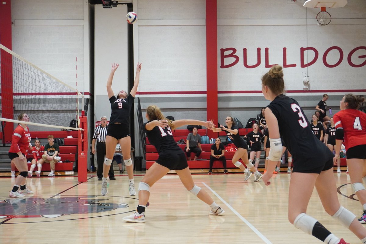 alexis_lfowler's tweet photo. 🏐 Eden VS Freedom Recap 🏐 

Our team fought for every point going 2-0 in the scrimmage. Can't wait for a great season with these girls!
@VBallrecruiter @Jennabanz @vballphil @CoachSamWol23 https://t.co/nPAeSO2nJo