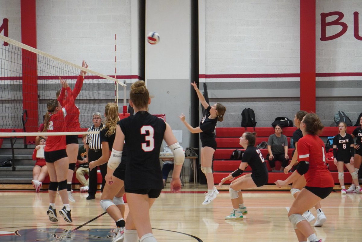 alexis_lfowler's tweet photo. 🏐 Eden VS Freedom Recap 🏐 

Our team fought for every point going 2-0 in the scrimmage. Can't wait for a great season with these girls!
@VBallrecruiter @Jennabanz @vballphil @CoachSamWol23 https://t.co/nPAeSO2nJo