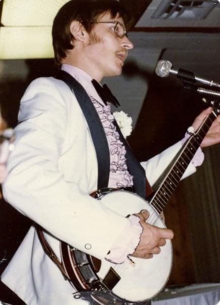 “A Boy Named Sue”
Performed by: Johnny Cash
youtu.be/NIMgEEASoWQ?si…

photo / Carl Steiner