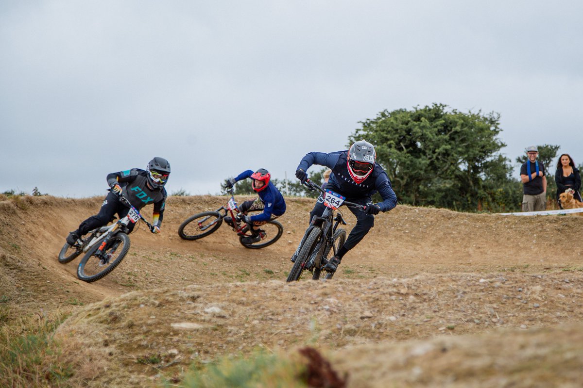 Best of luck to all the riders taking part in the 4X National Championships and the Dual Slalom National Championships this weekend! 🇬🇧 Both are being held in Herefordshire as part of @MalvernsMTB - find more info on how to come and watch here: bit.ly/3QUDDx3