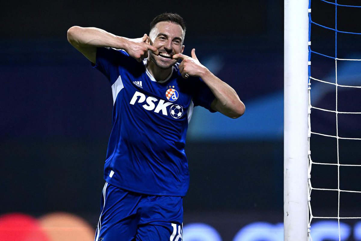 scout_cro's tweet photo. Josip #Drmic from @gnkdinamo is in advanced talks with @GaziantepFK!
#transer #transferDeal #transferNews #transfermarkt #Dinamo #Gaziantep https://t.co/UVTEG4wodq