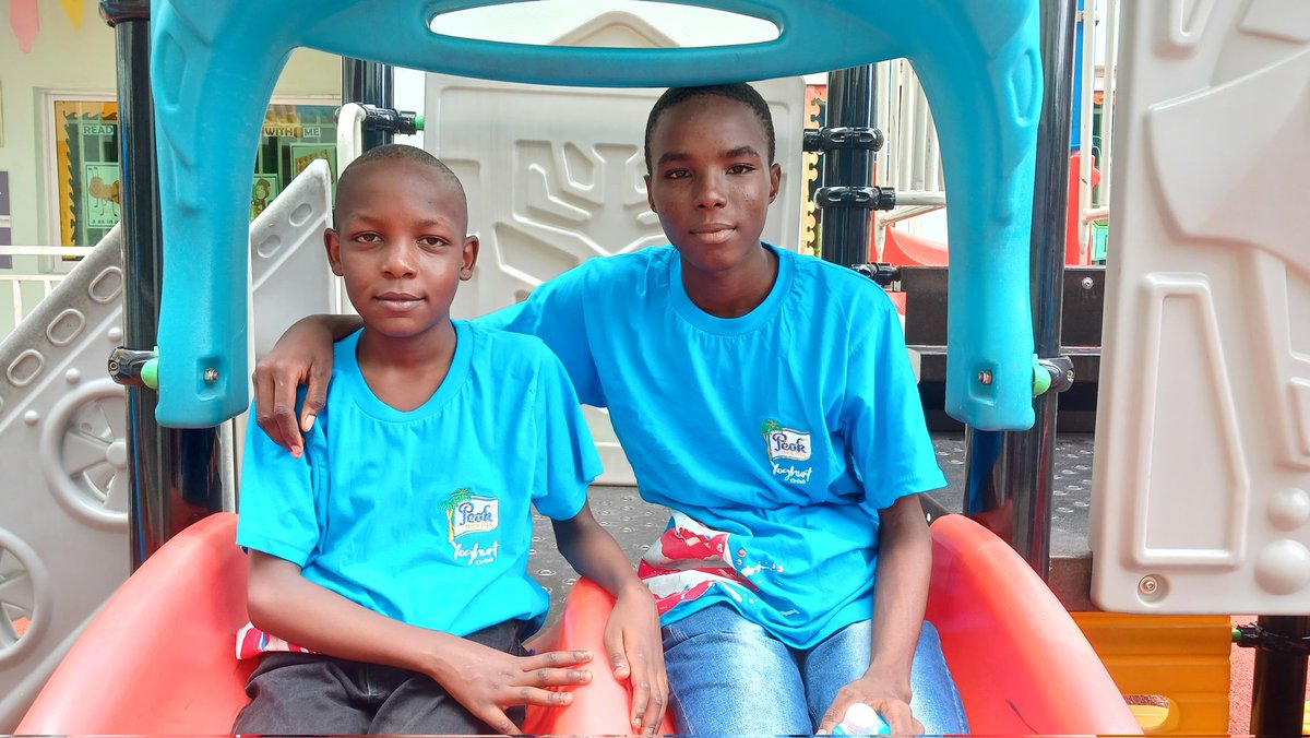 The African Youth Scrabble players are moving to the peak with Peak Yoghurt drink @PeakYoghurt @PeakMilk 

#poweron #ScrabbleinAfrica #Africanyouthscrabblechampionship #AYSC