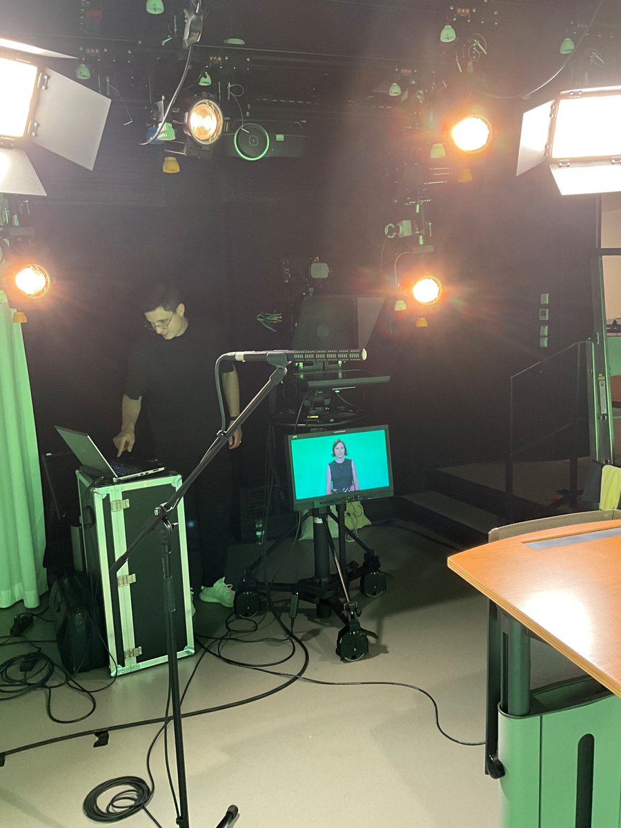 PROKODIL (@prokodil1) on Twitter photo 🎬 Klappe, die Zweite! Diese Woche fanden an der #Viadrina weitere Lehrvideo-Drehs statt. Vor und hinter der Kamera wurde viel gelacht, während die durchdachten Skripte lebendig wurden. Wir freuen uns schon auf die Filme von <a href="/cillas_research/">Eva Kocher @cillas.bsky.social</a>, <a href="/th_ges/">theresa gessler (inactive) @gessler.bsky.social</a> und dem Gründungszentrum! 🎬 Klappe, die Zweite! Diese Woche fanden an der #Viadrina weitere Lehrvideo-Drehs statt. Vor und hinter der Kamera wurde viel gelacht, während die durchdachten Skripte lebendig wurden. Wir freuen uns schon auf die Filme von <a href="/cillas_research/">Eva Kocher @cillas.bsky.social</a>, <a href="/th_ges/">theresa gessler (inactive) @gessler.bsky.social</a> und dem Gründungszentrum!