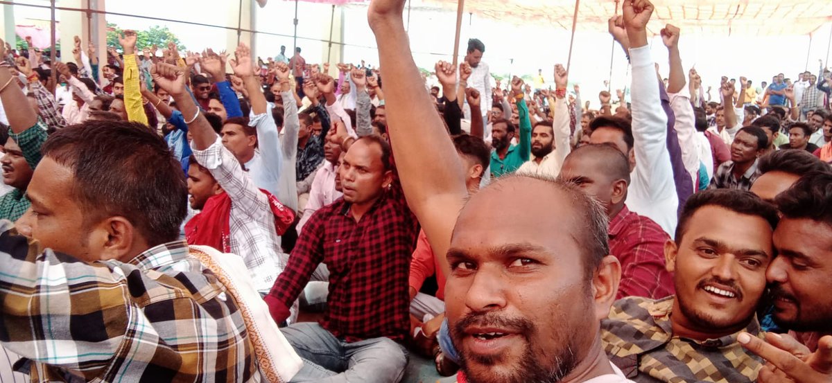 Dwarika52684011's tweet photo. आउटसोर्सिंग कर्मचारी की अनिश्चित कालीन धरना प्रदर्शन हड़ताल रायपुर तूता में https://t.co/e8N145mrD5