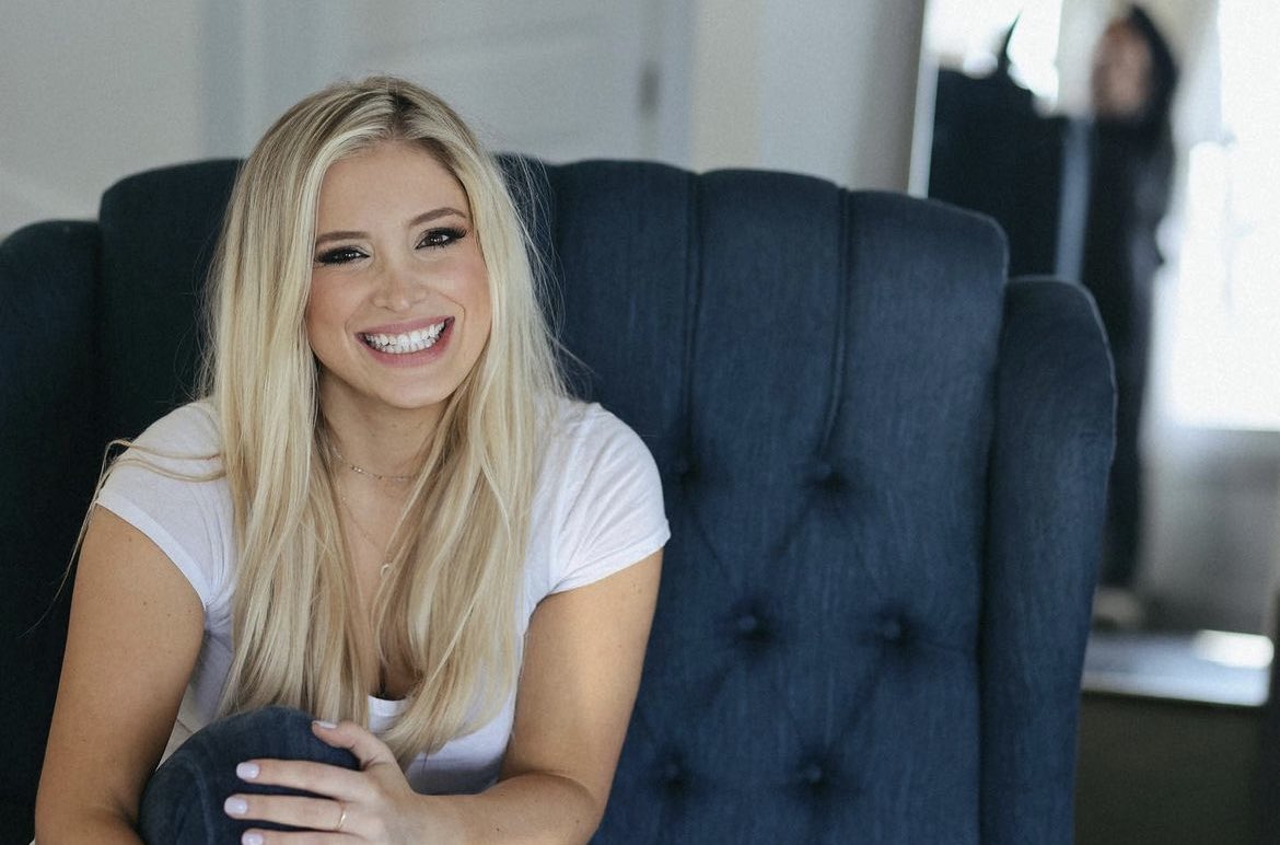 Anne Lauren Fletcher (Annie) age 29, passed into the loving arms of her Savior this morning August 24th after a brief and unexpected battle with cancer at Vanderbilt University Medical Center.

She was the daughter of Todd &amp; Cheri Fletcher - sister of Charlie and Carson Fletcher