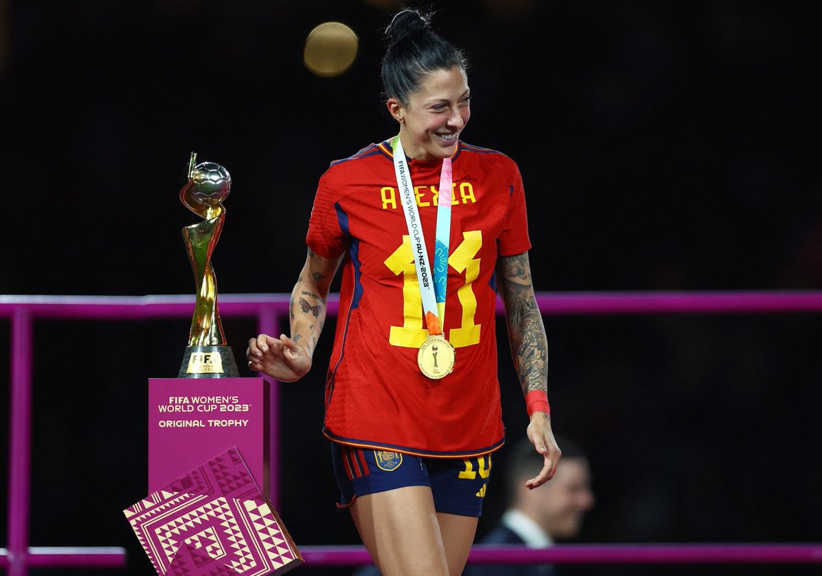 ⚽️ <a href="/Jennihermoso/">Jenn1 Hermos0</a> deberíamos estar celebrando vuestra victoria y no hablando de un machista.

Las <a href="/CCOO/">Comisiones Obreras</a> estamos contigo. No más impunidad, ninguna agresión sin respuesta.!!!