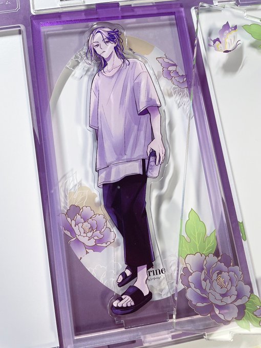 「何かを持っている 紫」のTwitter画像/イラスト(新着)｜2ページ目