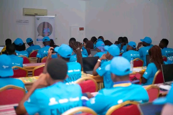 ' Cette formation aura un impact qui vous permettra de créer du contenu sur les thèmes chères à l'UNICEF ', a indiqué vendredi 25 août 2023, le représentant de l’#UNICEF Côte-d’Ivoire, @jeffbasse  qui s'exprimait face aux
#JeunesBlogueursCi