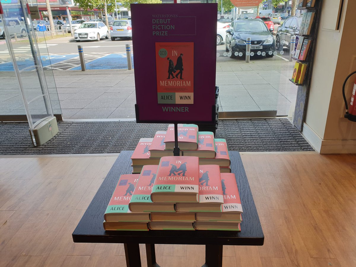 Congratulations to Alice Winn. In Memoriam has won the Waterstones Debut Fiction Prize 2023. This is a breathtaking novel that you do not want to miss. #waterstonesdebutfictionprize
