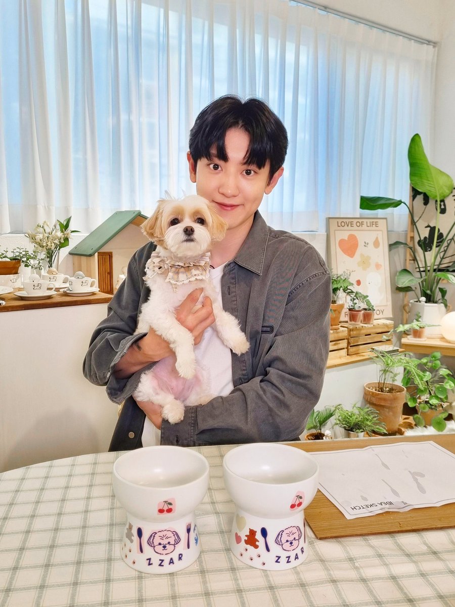 kokokbop's tweet photo. chanyeol and zzar 🍒👑 https://t.co/2FR7jUJxkf