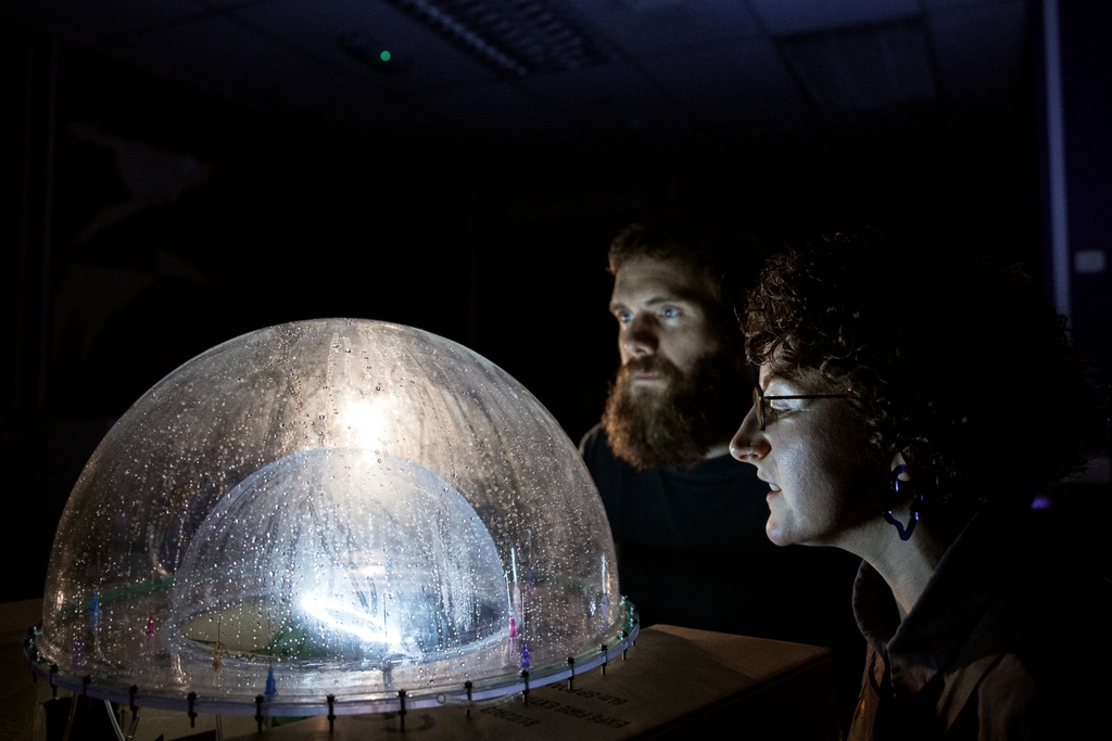 YSPsculpture's tweet photo. 🫧 Have you ever wondered what it feels like to be inside a bubble?

Visit the Boathouse from 26 August–10 September to experience Inner Horizons, an artwork by Bradford-based artist Cat Scott. 

🔗 https://t.co/U1u2C9BcpV

@bradford2025 @MyWakefield @ysi_sculpture @Expwakefield https://t.co/sUJ8Jq3obd
