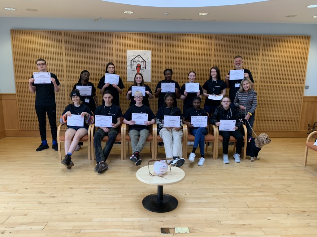 Miss Porter tweet media