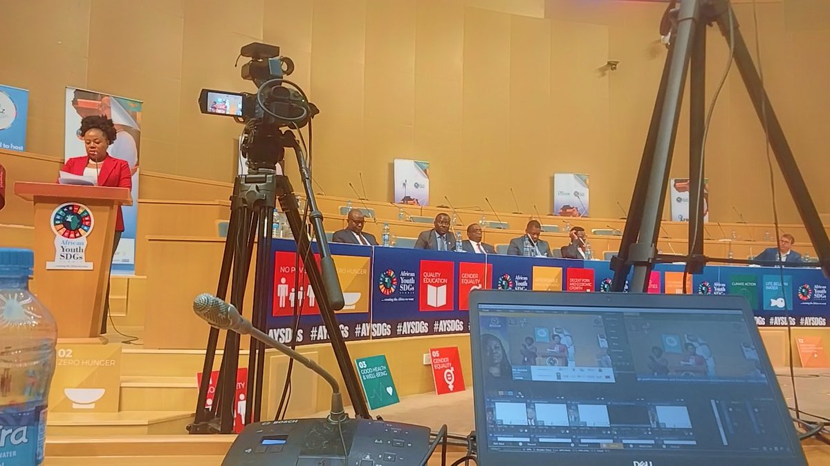Think LIVE STREAMING, think MISS VANZ MEDIA! 🎬🎥📸