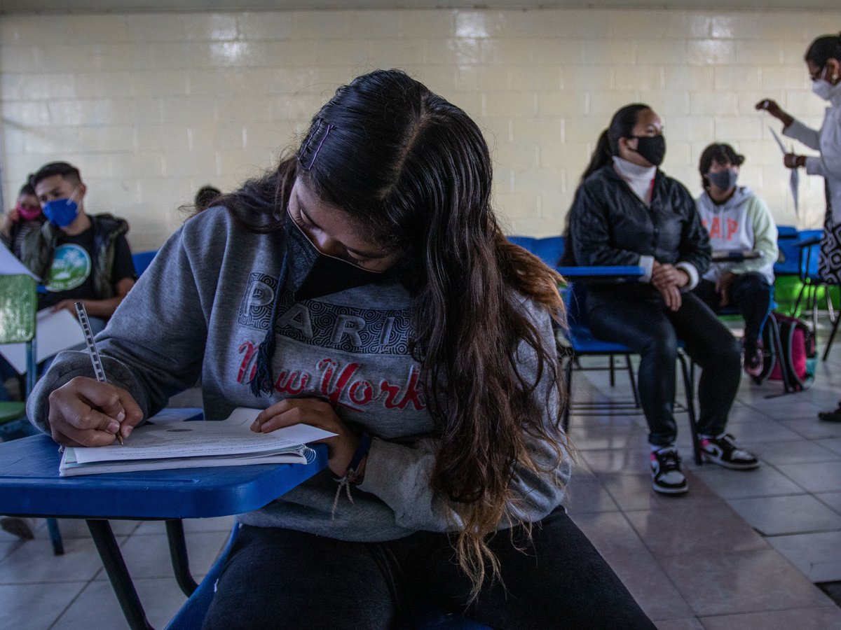 cea_mope's tweet photo. #Instantaneas | El Faro Educativo nos invita a revisar los documentos gráficos que muestran las prioridades y énfasis de las políticas educativas, así como su evolución y los actores involucrados en su diseño e implementación.
Ingresa al siguiente link 👉 https://t.co/J4sCiCV72g https://t.co/NYi3274l7n
