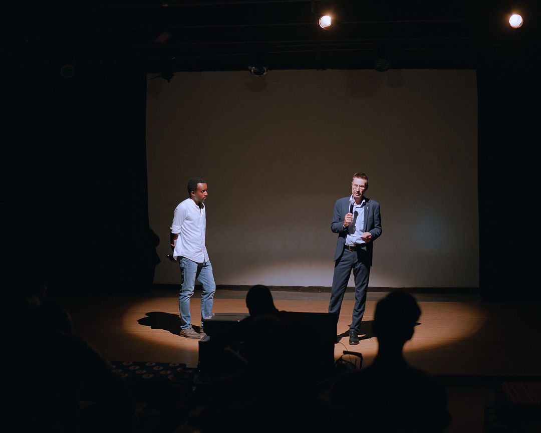 EUinRW's tweet photo. 📽️With the thought-provoking film 'Neck-tie Youth' and an eye-opening, moving conversation on mental health and substance abuse among young people, we officially kicked off 🗣️#IhuriroFilmDialogue series with #LEspace. https://t.co/zDiYpw7TVE