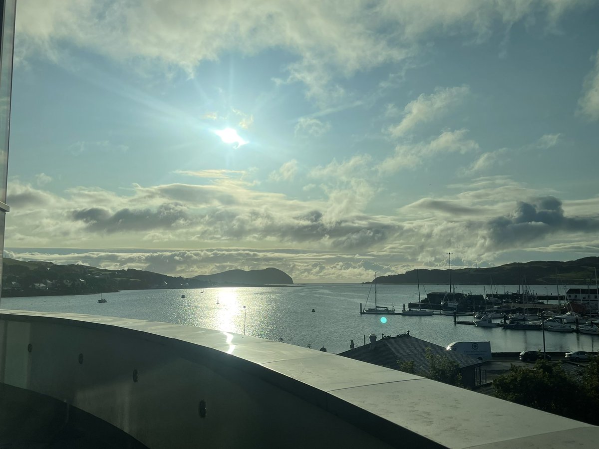 nice_stuart's tweet image. Beautiful morning in the gym @campbeltowncour