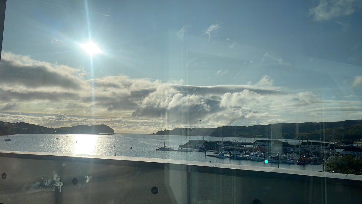 nice_stuart's tweet image. Beautiful morning in the gym @campbeltowncour