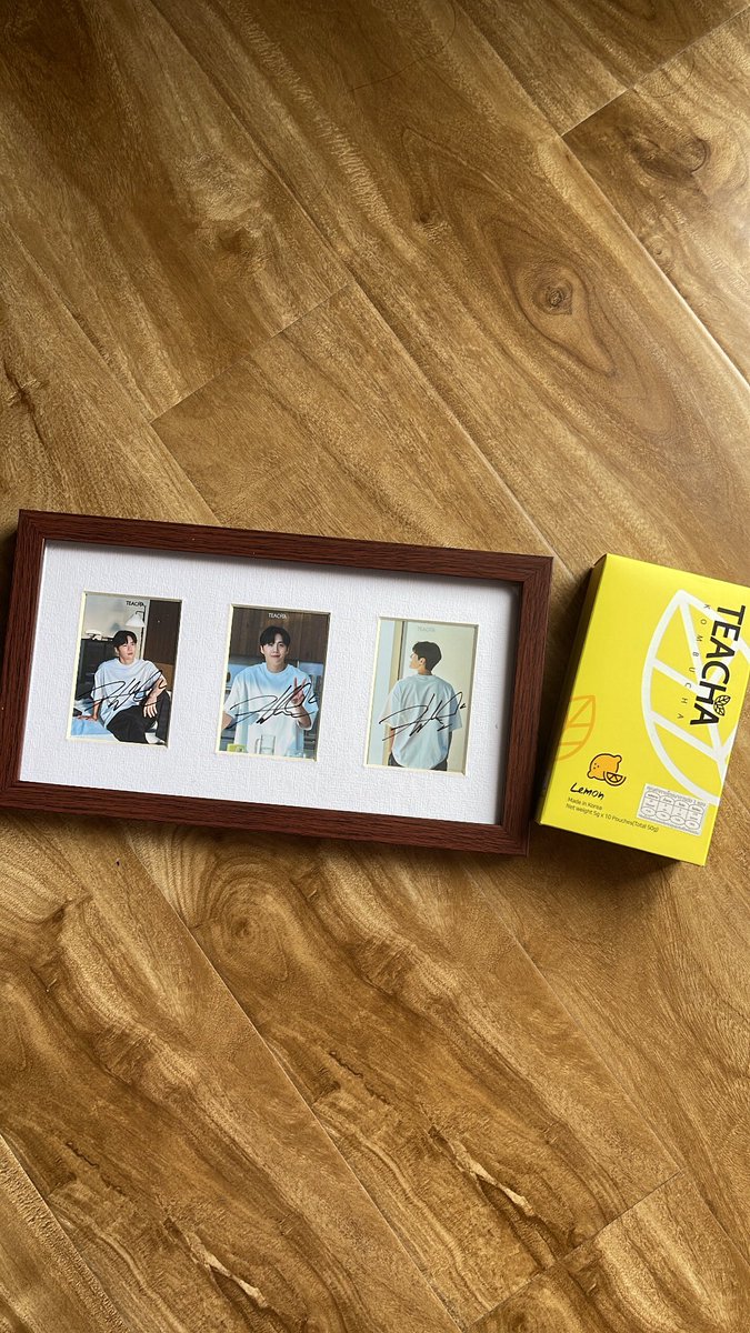 Teachastore's tweet photo. Last call !!! 

Buying TEACHA black box set 1,800 BHT on TEACHA Line Official Store
📌https://t.co/Kh9el9H8kj

😍Have a chance to win Kim Seon Ho Photo Card with Signature 2 prizes (1 prize 3 photos) https://t.co/y3CJfkPdno