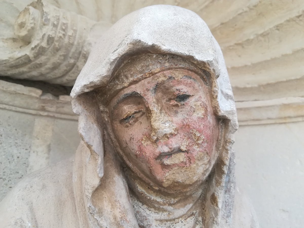 FundacionCRJ's tweet photo. Continúa la restauración 👩‍🔬de la Portada del Monasterio de las Madres Dominicas de Torredonjineno 🫶🏻

👏🏼 Limpieza de policromía 🎨de la Virgen, eliminando una capa de cal y mortero que recubre la talla y recuperando 💪los restos de policromía original.

#arte #cultura #patrimonio https://t.co/umo48SBNAb