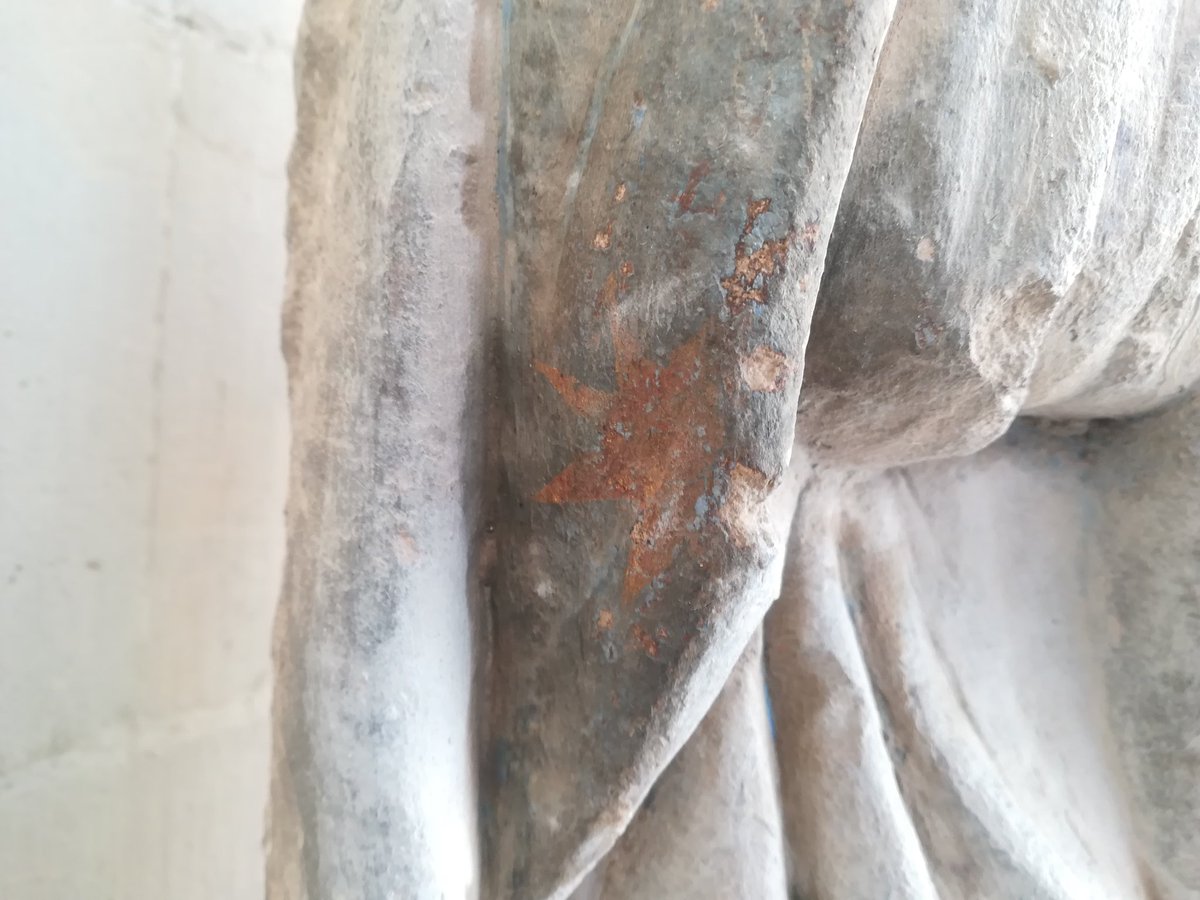 FundacionCRJ's tweet photo. Continúa la restauración 👩‍🔬de la Portada del Monasterio de las Madres Dominicas de Torredonjineno 🫶🏻

👏🏼 Limpieza de policromía 🎨de la Virgen, eliminando una capa de cal y mortero que recubre la talla y recuperando 💪los restos de policromía original.

#arte #cultura #patrimonio https://t.co/umo48SBNAb