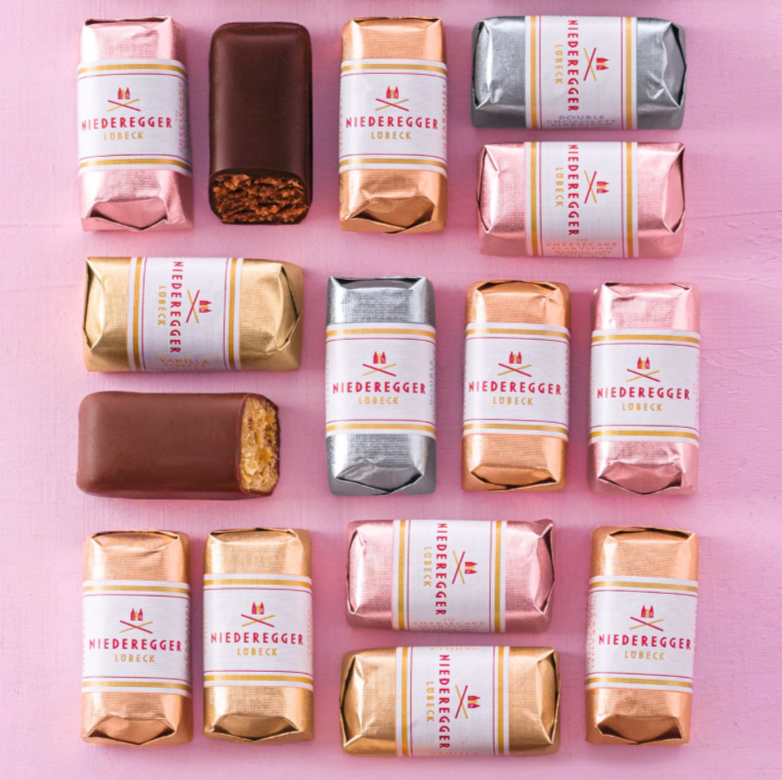 Happy Friday! 💃🏽

Treat yourself this weekend to our tasty dessert mini loaves. These heavenly mini bites come in Caramel Brownie, Cheesecake, Double Chocolate and Vanilla Toffee. Yum!

#niederegger #marzipan #friyay #weekend