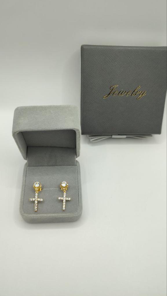 _boy_ghost's tweet photo. Non Tarnish Ice studded Cross Earring
Available in silver and gold
Price : #10,000 NAIRA per pair
Available only @theice_hub 🧏🏾♂️
Send me a DM or click here 👇🏾 to order 🔥 🔥 🔥
https://t.co/DqE89MEWB4
#crossearring #earrings #silverearrings #goldearrings Burna Boy I TOLD THEM https://t.co/X27vbUHh2J