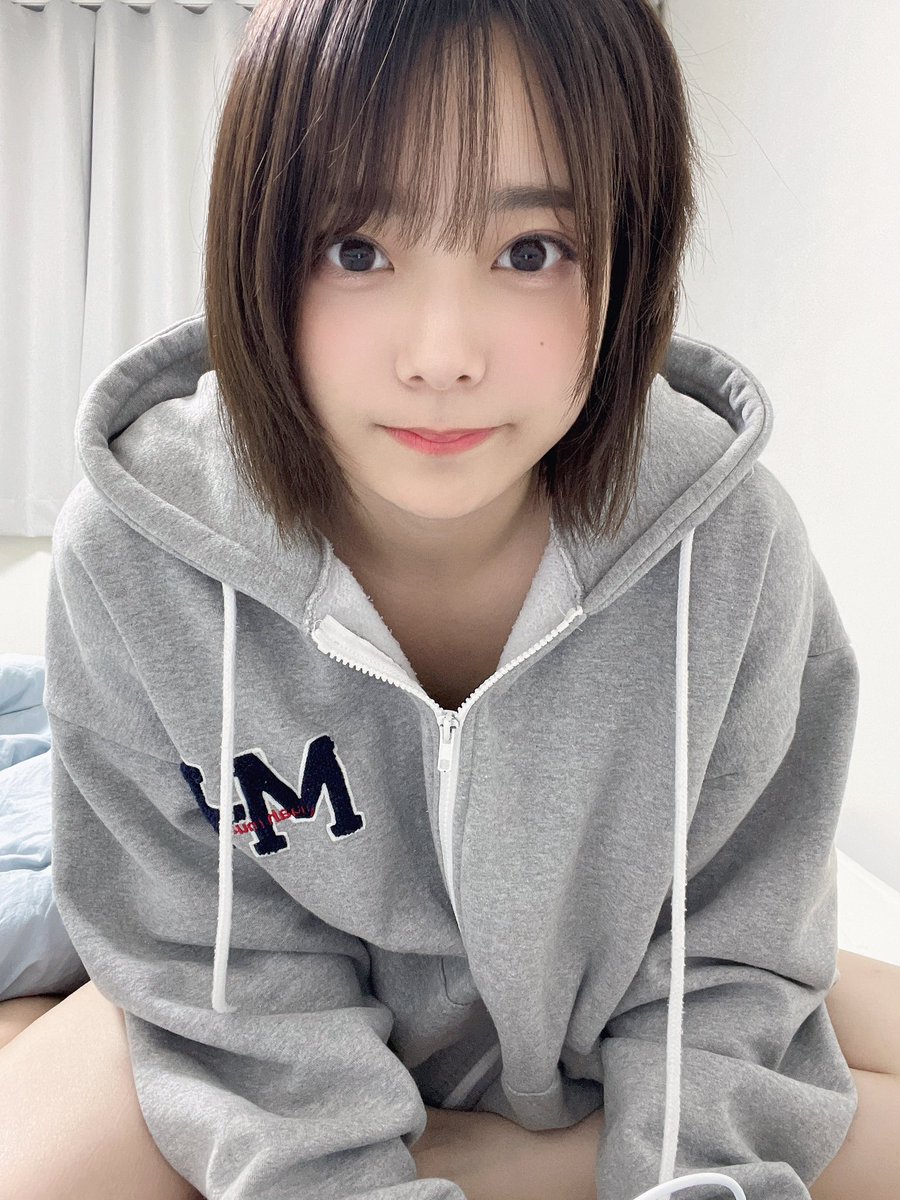 皆さんお久しぶりです！しよみんです🥚 韓国のガールズバンド[QWER]の