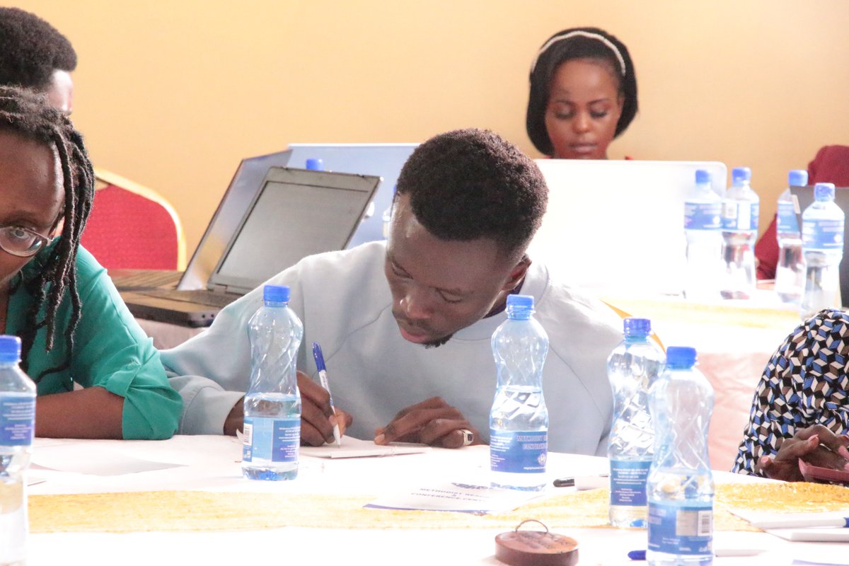 elfafrica1's tweet photo. Are you a digitally literate citizen?
@Edward_Kalya walks the team through digital literacy, its advantages and disadvantages. Digital literacy has proven useful in helping social media users to identify, combat and disarm misinformation and disinformation. #VerifyKE https://t.co/H5trS5H6b1