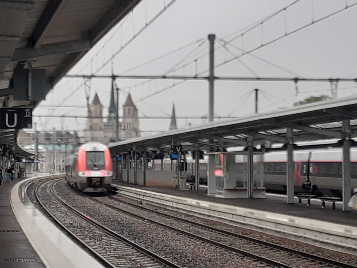 JeromeMonamy's tweet photo. C'est l'heure de la reprise.
Direction Strasbourg, depuis Dijon.
3 jours de formation au programme avec le #cidefe .
#pcf31 https://t.co/Kwtulw7g5d