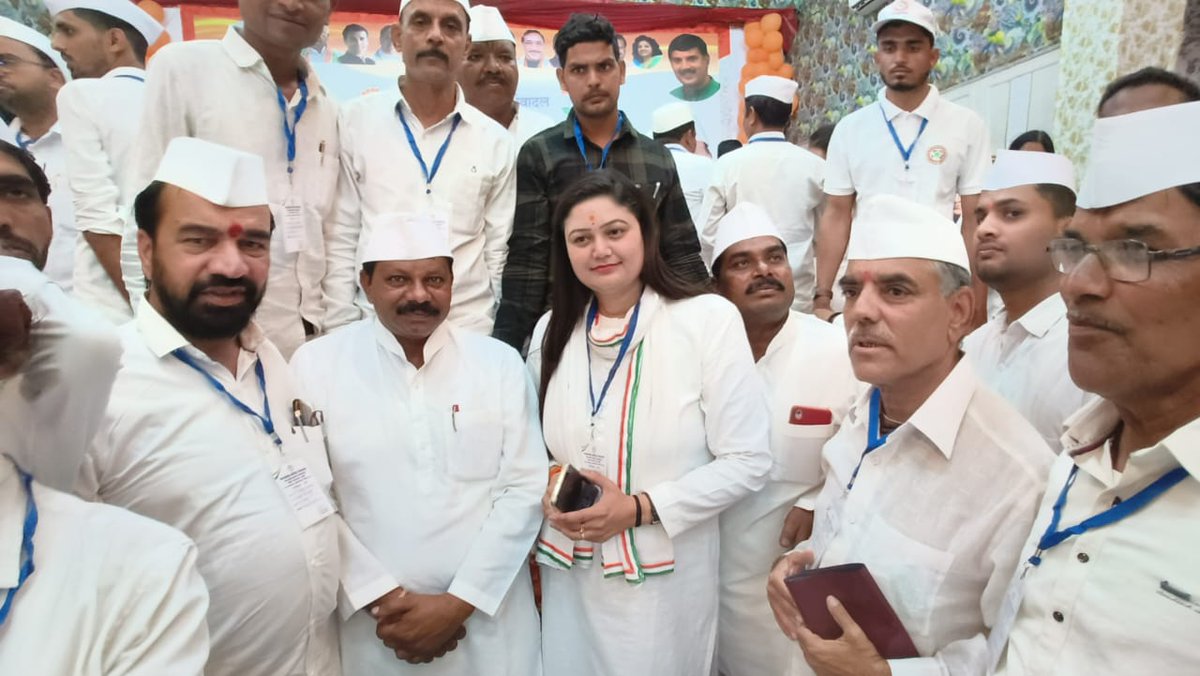 कांग्रेस सेवादल के प्रदेश स्तरीय प्रशिक्षण शिविर  मानस भवन भोपाल में आयोजित हुवा जिसमें प्रदेश कांग्रेस अध्यक्ष श्री कमलनाथ जी,पूर्व केंद्रीय मंत्री सुरेश पचोरी जी, प्रदेश कांग्रेस सेवादल अध्यक्ष योगेश यादव जी,  एवं प्रदेश से आए हुए असख्या  कार्यकर्ताओं के साथ शिविर में भाग लिया