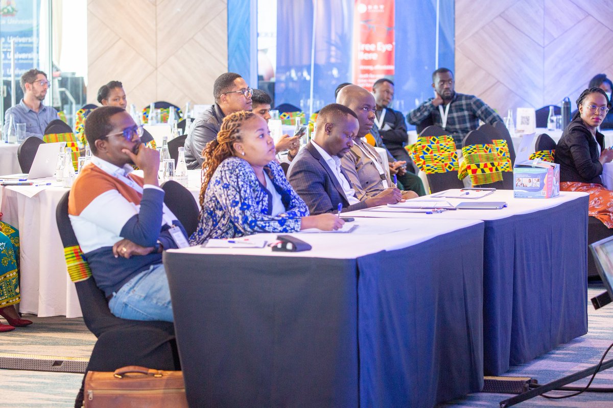 africanmedtech's tweet photo. Ultimate keenness as the pitching sessions are ongoing.Various start-up founders and team members showed up to pitch their existing MedTech solutions to the audience, and a group of judges with the hope to get awarded towards the end of the conference.
#TransformAfricanMedtech https://t.co/ctRcIA5hud